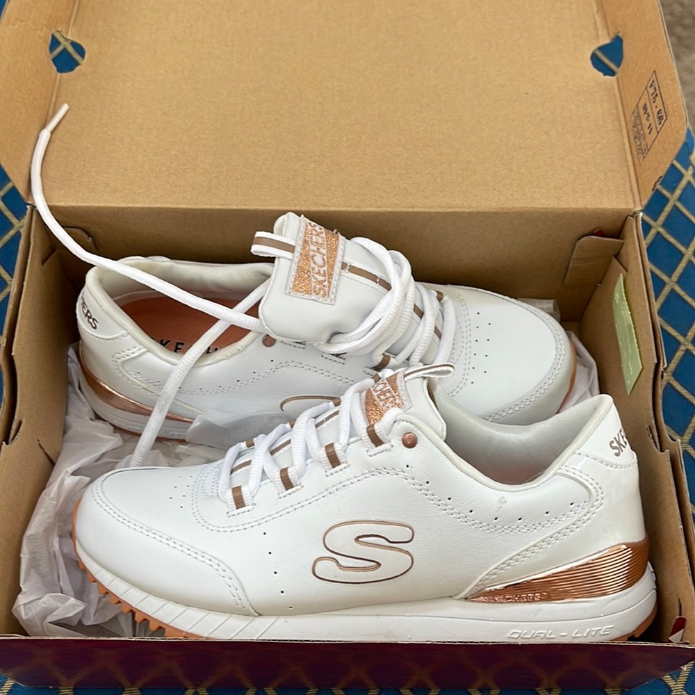 Skechers